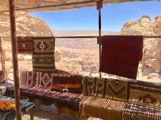 6EA94AC5-79B2-444E-94AB-990893FE2F4F